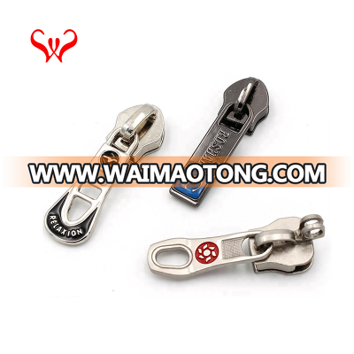 Supply OEM/ODM Zinc Alloy Custom Metal Zipper Pull Gold Super Lowest Price Leather Metal Zipper Pull Slider Auto Lock Slider